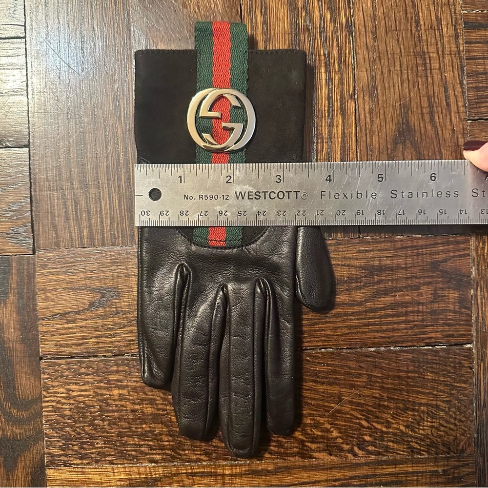 Gucci Black Leather Gloves with signature GG logo - Picture 11 of 11